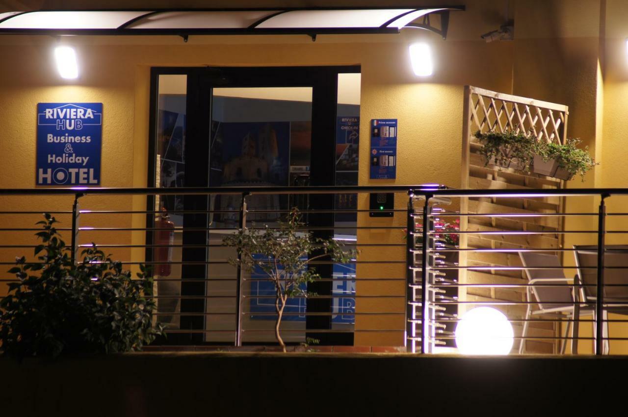Hotel Riviera Hub Cisano sul Neva Zewnętrze zdjęcie
