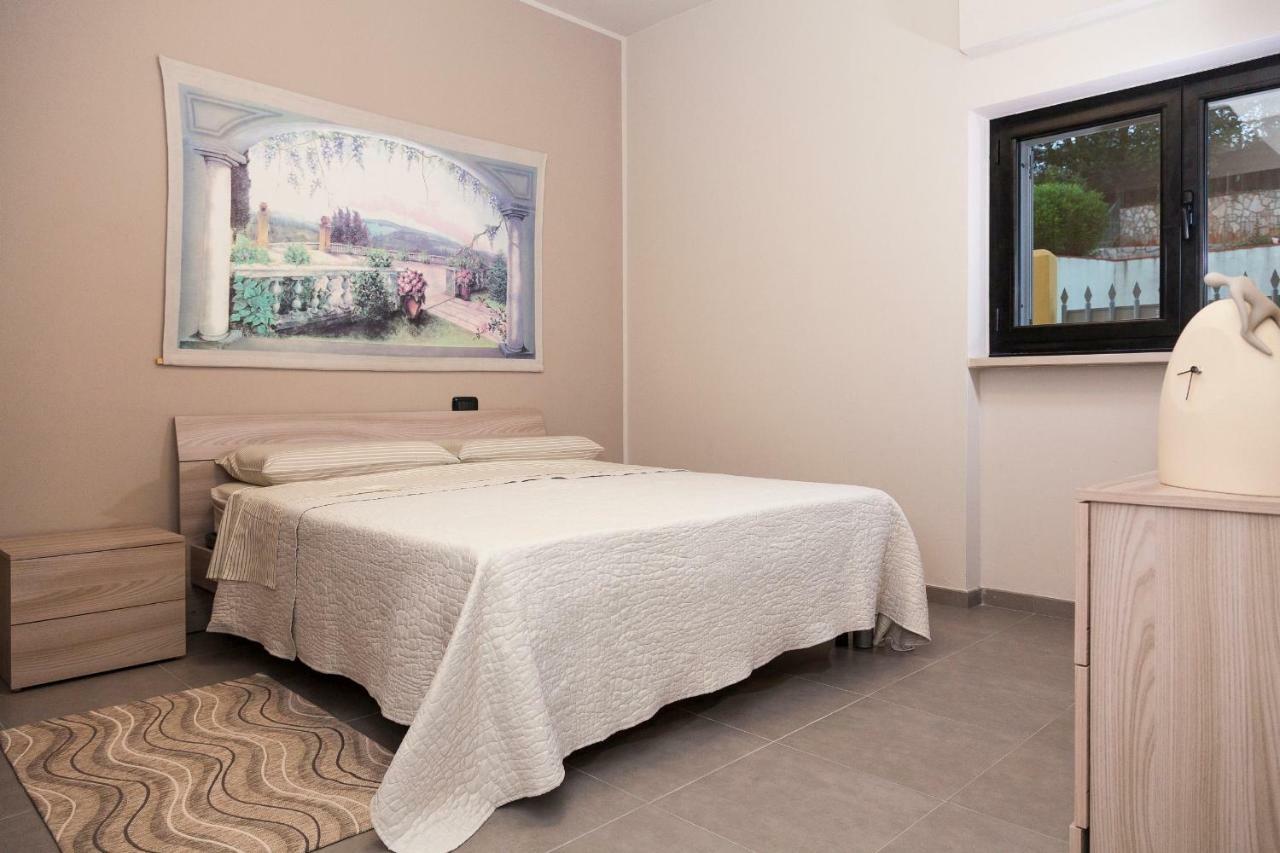 Hotel Riviera Hub Cisano sul Neva Zewnętrze zdjęcie