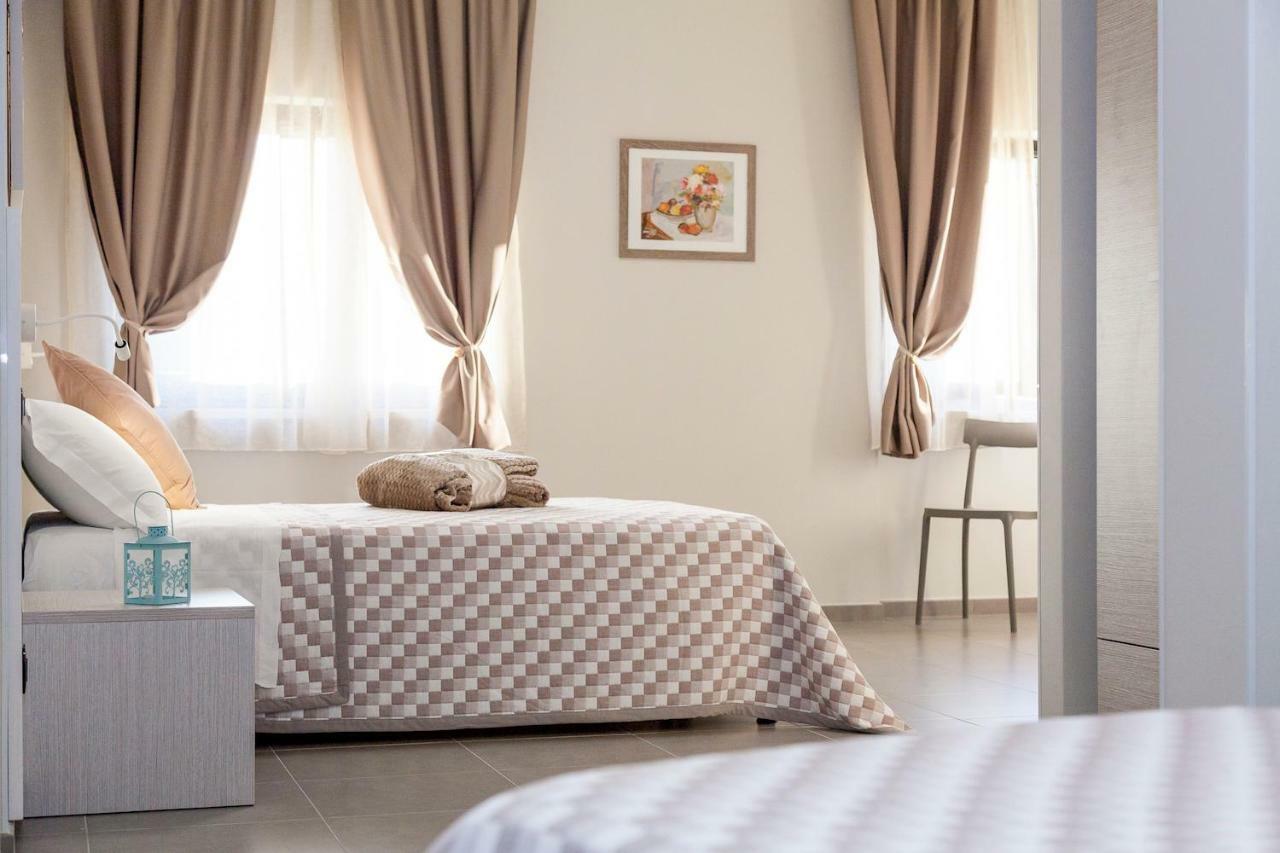 Hotel Riviera Hub Cisano sul Neva Zewnętrze zdjęcie